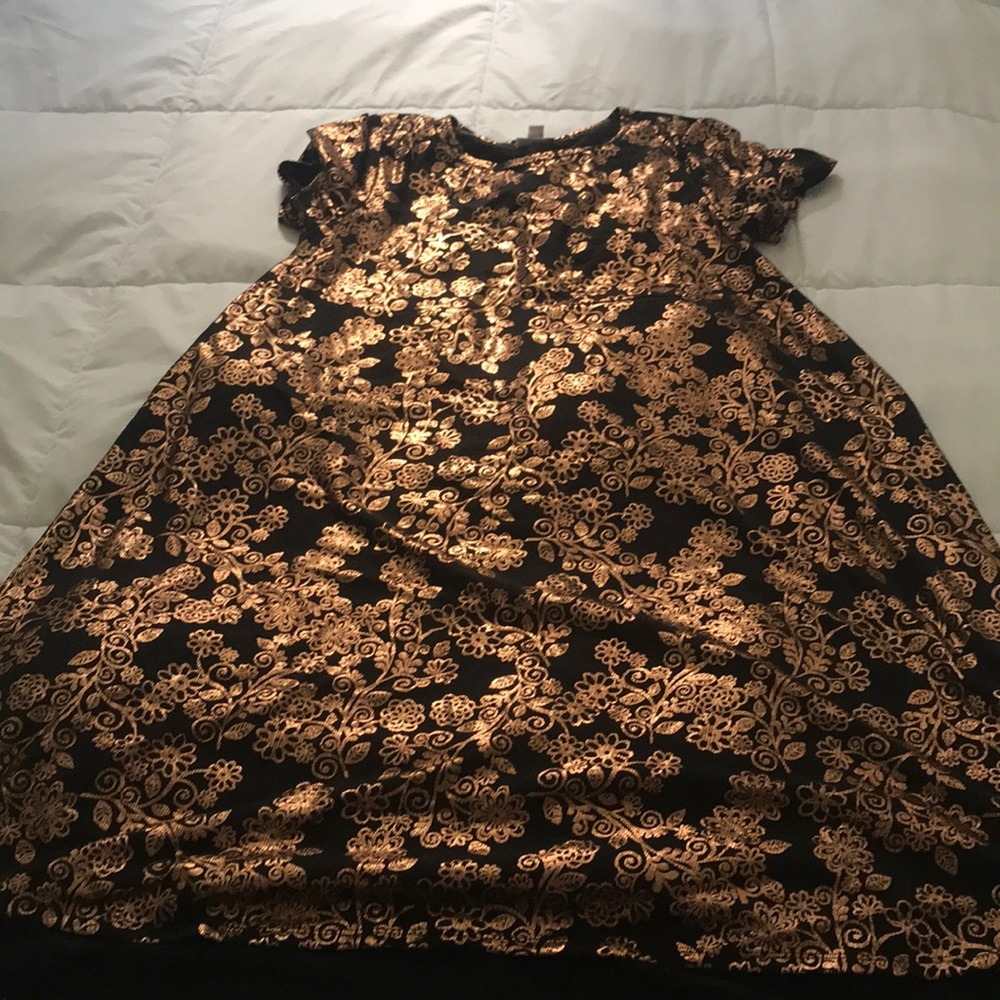 Beautiful metallic black and bronze Carly